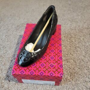 Tory Burch chelsea 50MM quilted pump. Black leather size 8